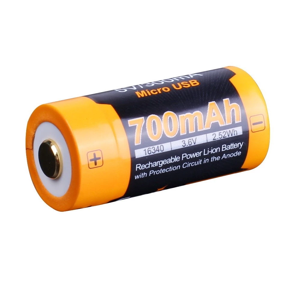 Аккумулятор 16340 Fenix 700 UP mAh Li-ion micro usb зарядка. Напряжение 3.6 В 4